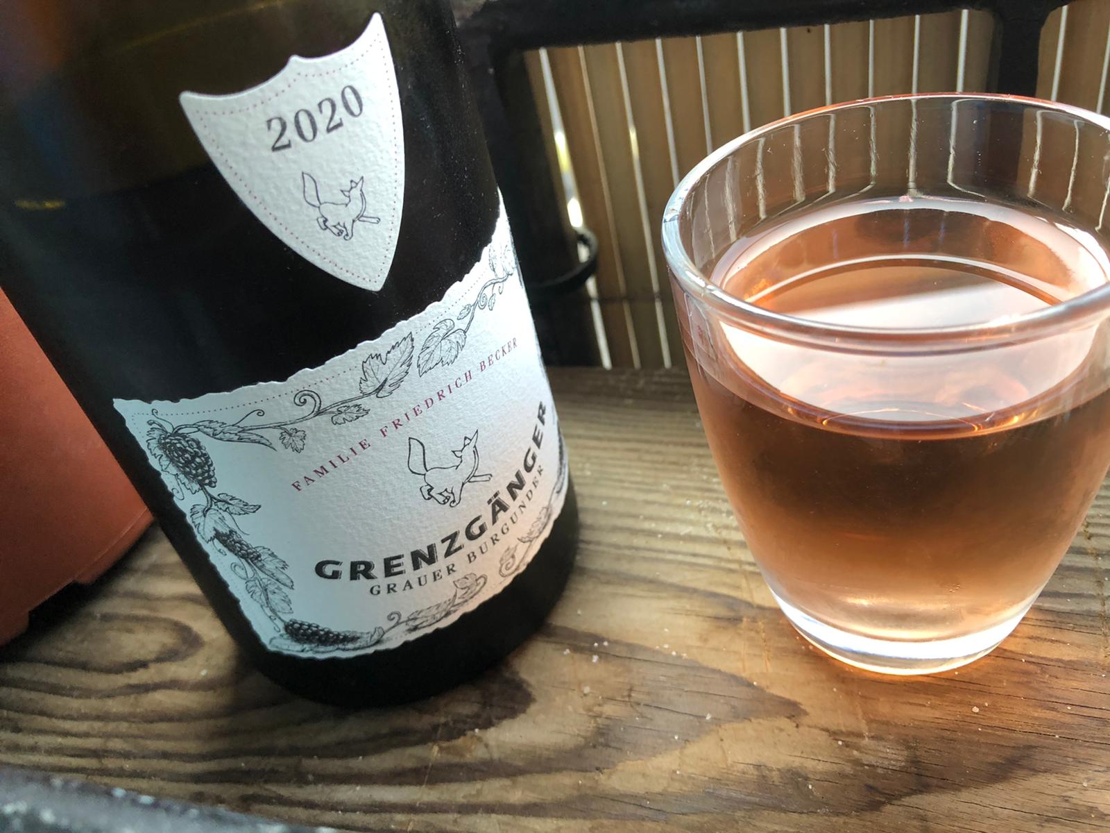 Grenzgaenger_2020_mit_Glas